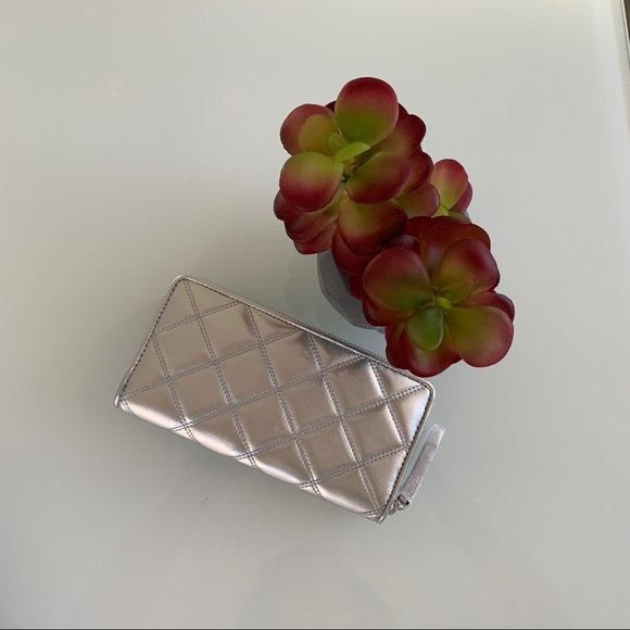 Savannah Zip Continental Wallet | Tory Burch - Picture 2 of 3